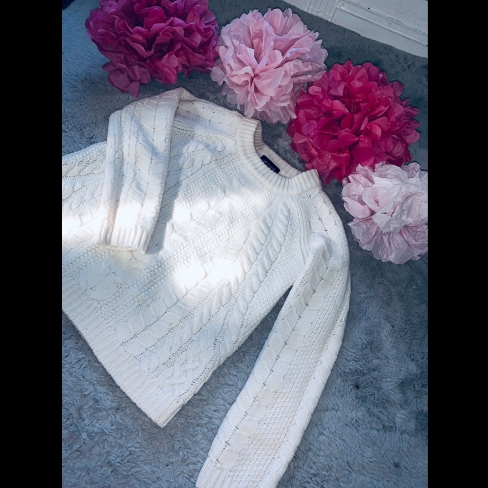 Lord & Taylor Woman’s white Cable knit sweater